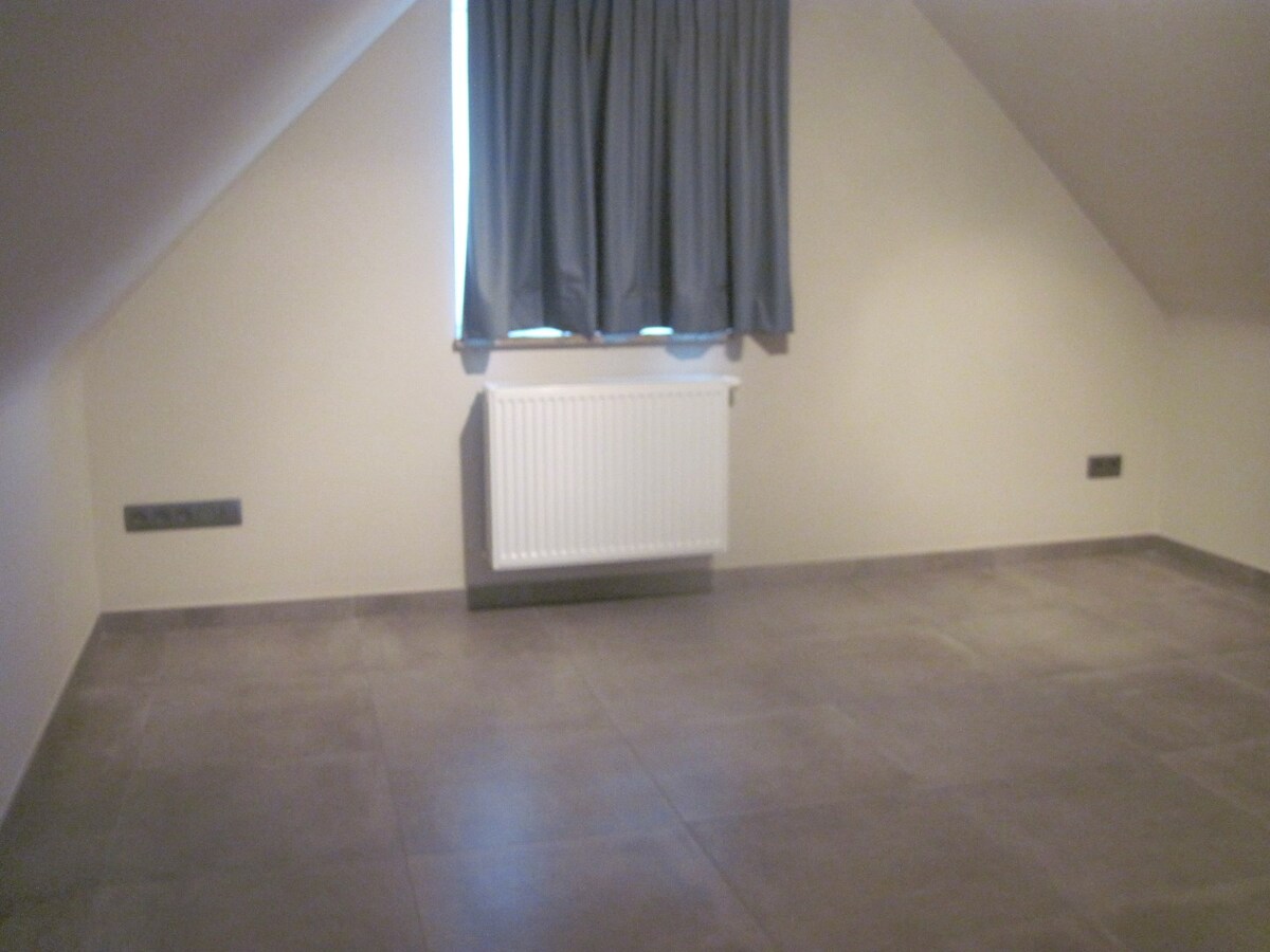 Luxueus en ruim appartement in rustige omgeving. 