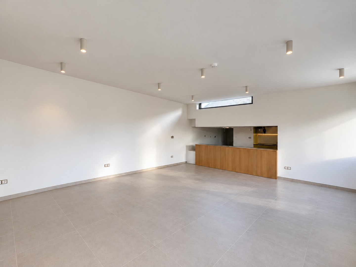Ruim duplexappartement met 3 slaapkamers nabij Gent-Sint-Pieters 