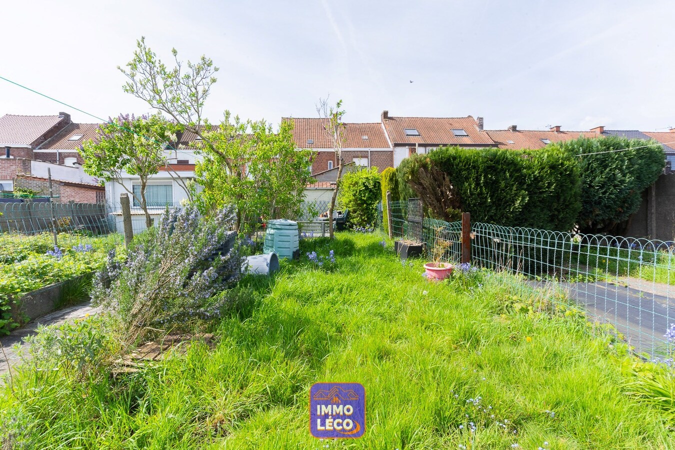 Maison avec jardin et garage attenant de 32m², IDEAL 1er achat/investisseurs ! 