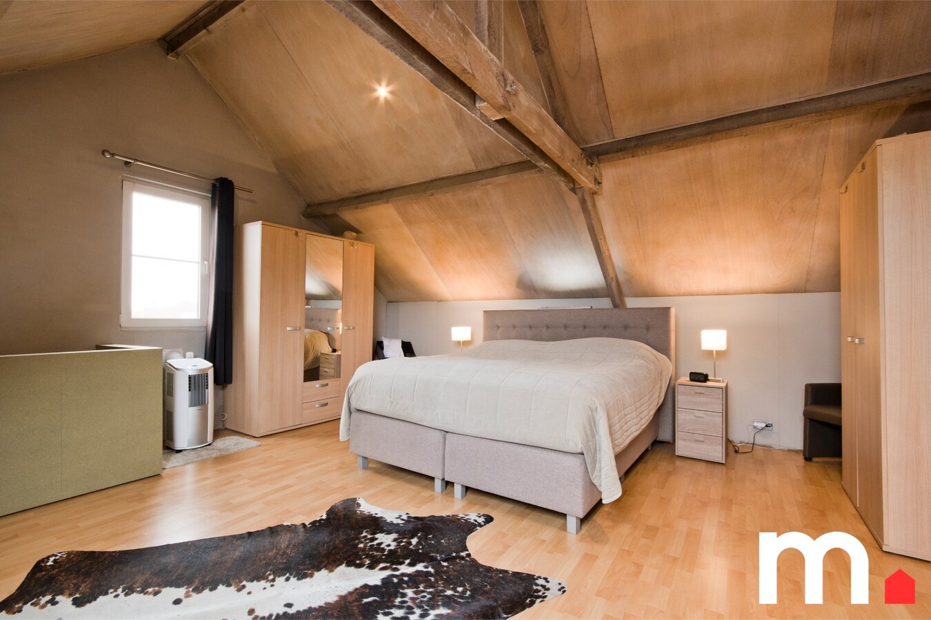 Uniek handelshuis met woonst op toplocatie – 220m² commerciële Ruimte + 165m² woning 