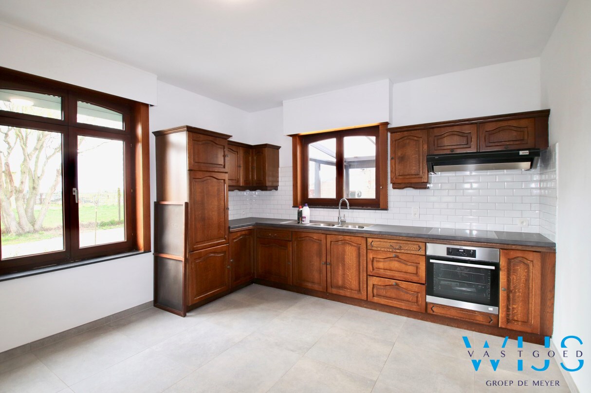 Centraal gelegen woonhuis met 4 slaapkamers te Kaprijke ! 