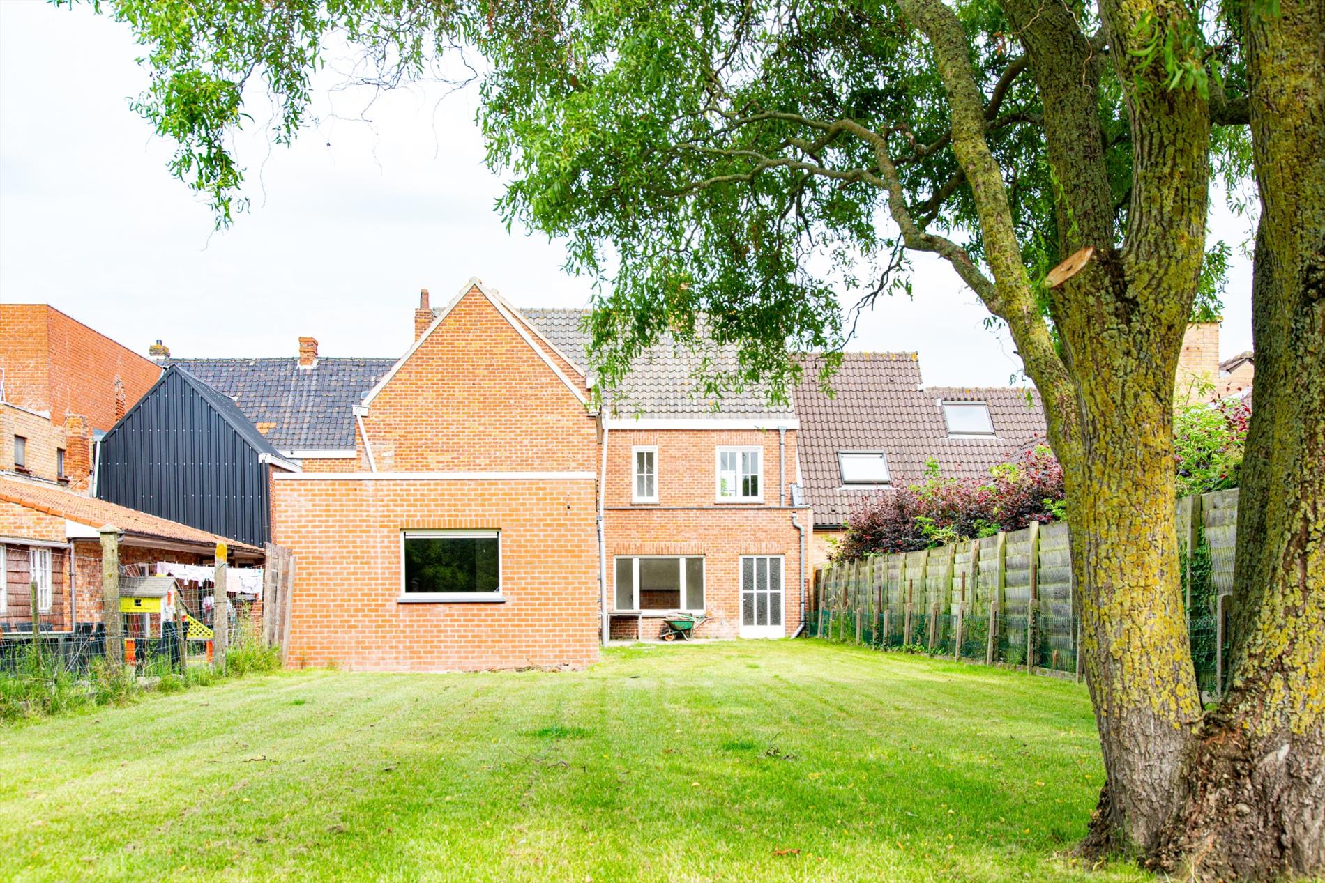 Statige herenwoning op 1.070m² te Maldegem Kleit 