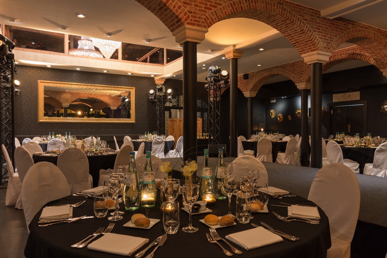 Multifunctioneel en prestigieus kasteeldomein "Kasteel van Saffelaere" 