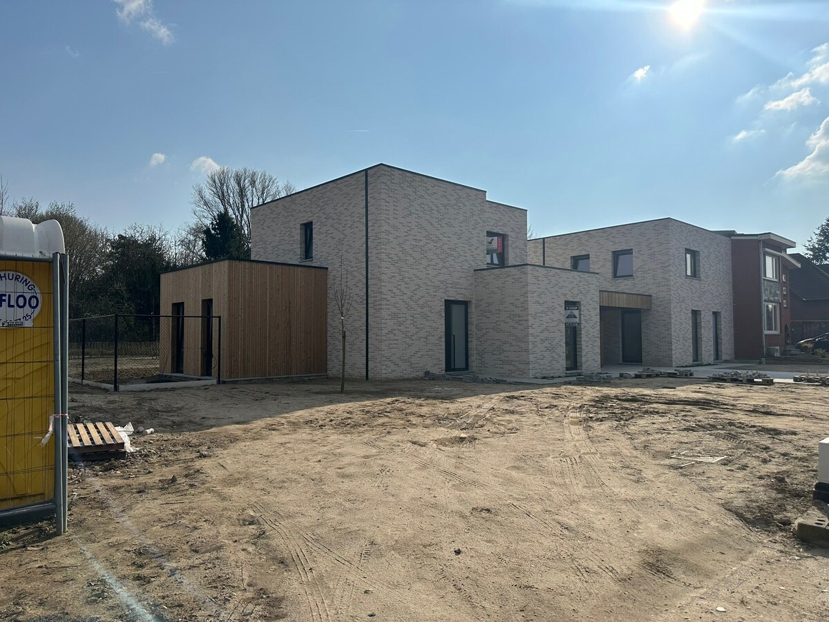 Nieuwbouw instapklare woning met 4 slaapkamers (waarvan 1 gelijkvloers) 