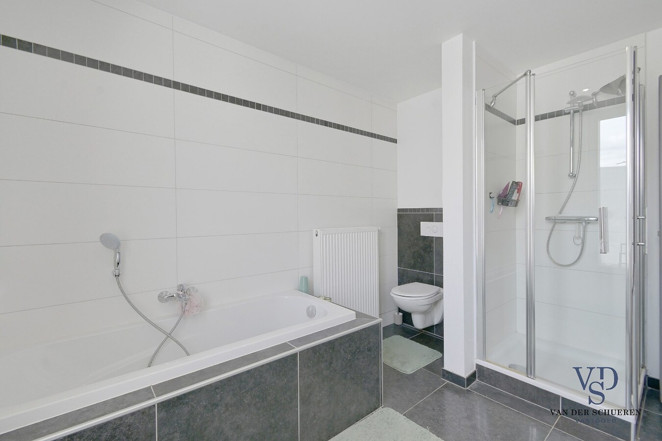 Comfortabele woning met tuin op topligging in Gavere. 