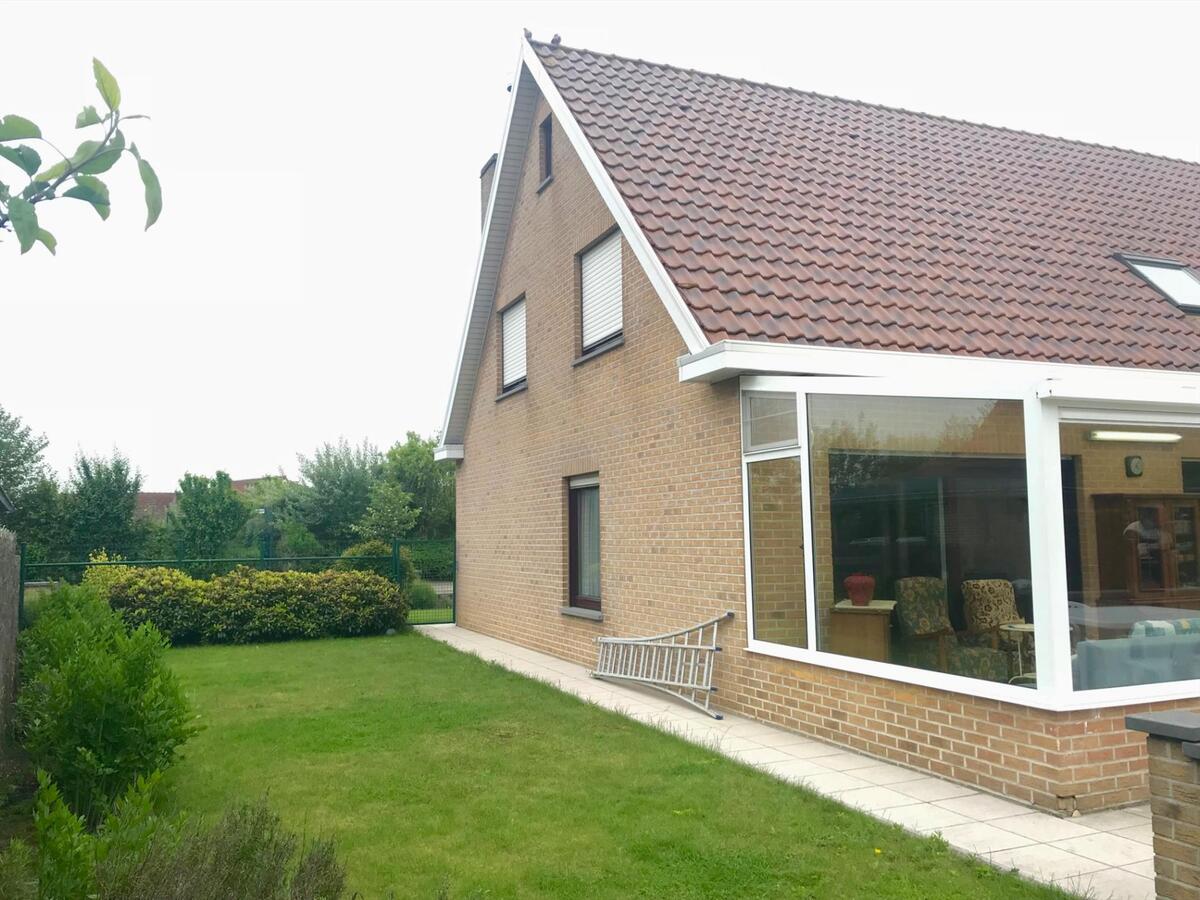 MOOIE RUIME VILLA TE BREDENE DUINEN 