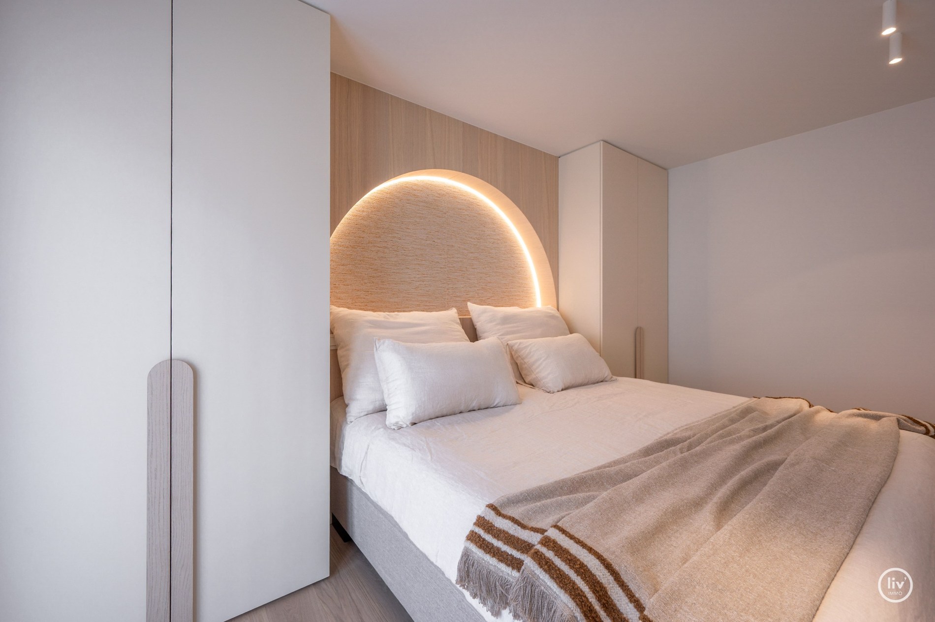 Appartement de plus de 3 chambres avec des finitions très luxueuses et possibilité de garage dans l'immeuble. 