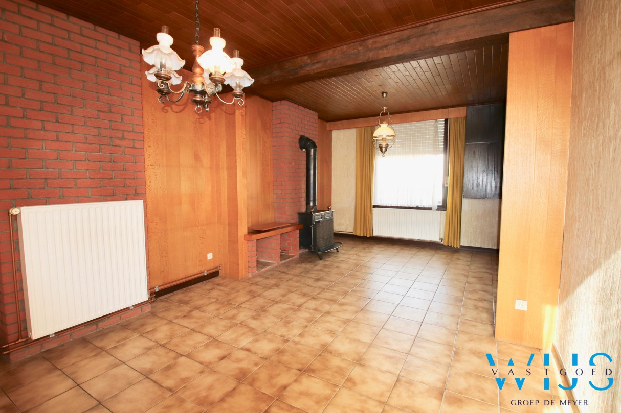 Op te frissen woonhuis op een mooi perceel te Ertvelde ! 