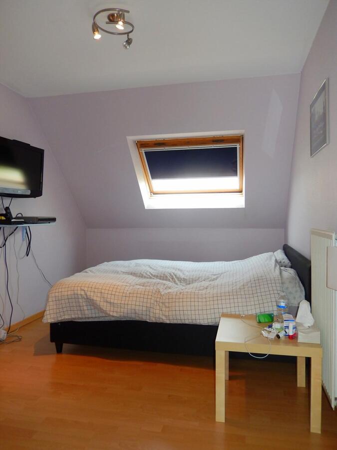 Recente rijwoning met garagebox te huur te Zandvoorde 