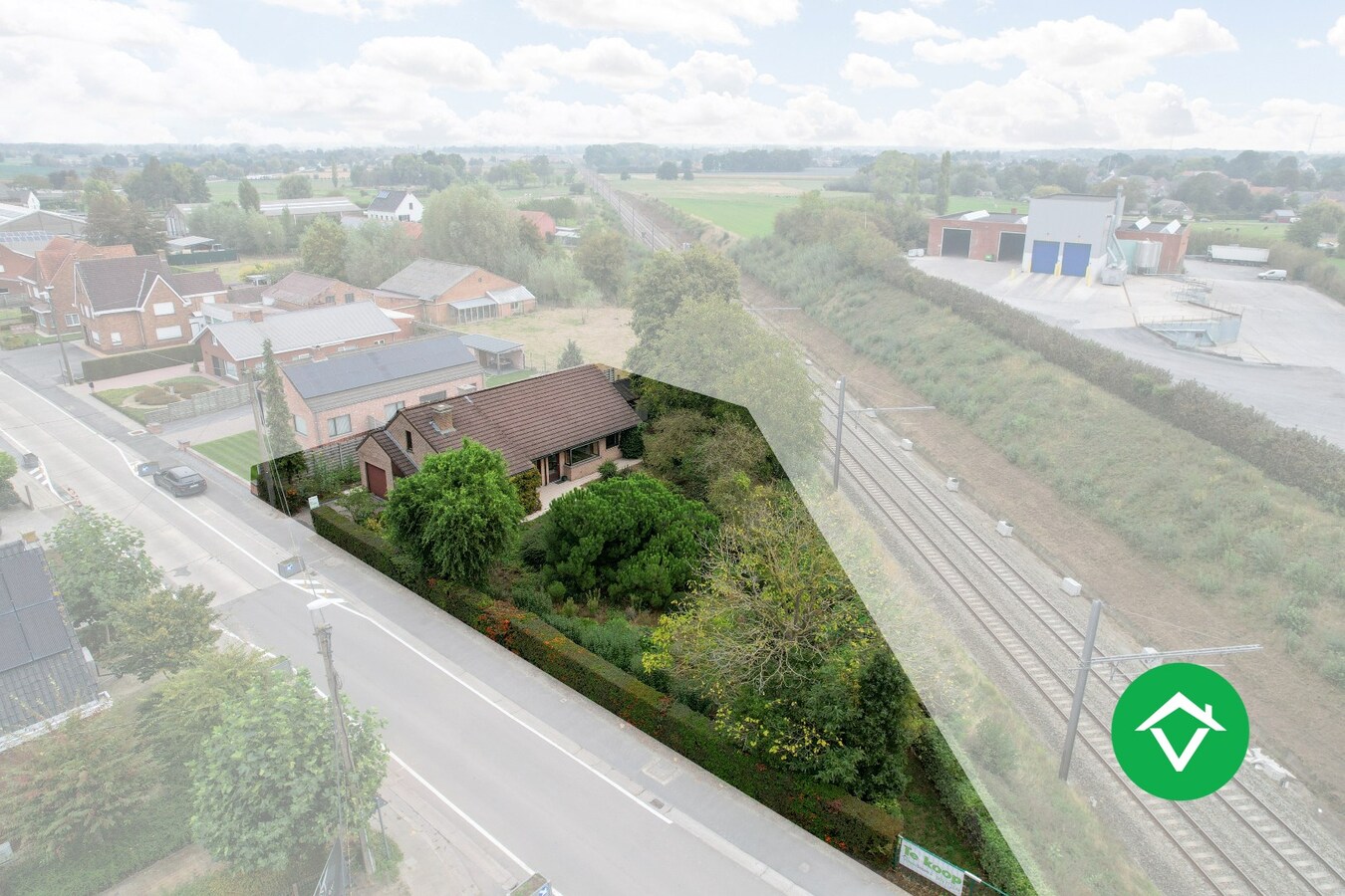 Charmante alleenstaande bungalow met zonnige tuin en garage in Torhout 