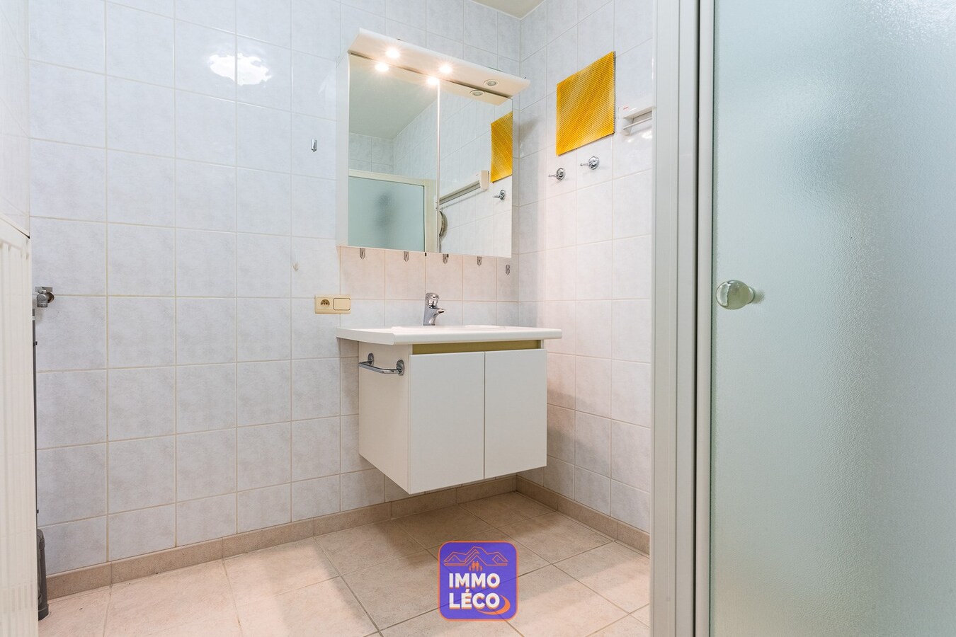 Appartement rez-de-chaussée avec terrasse, en plein centre-ville !! 