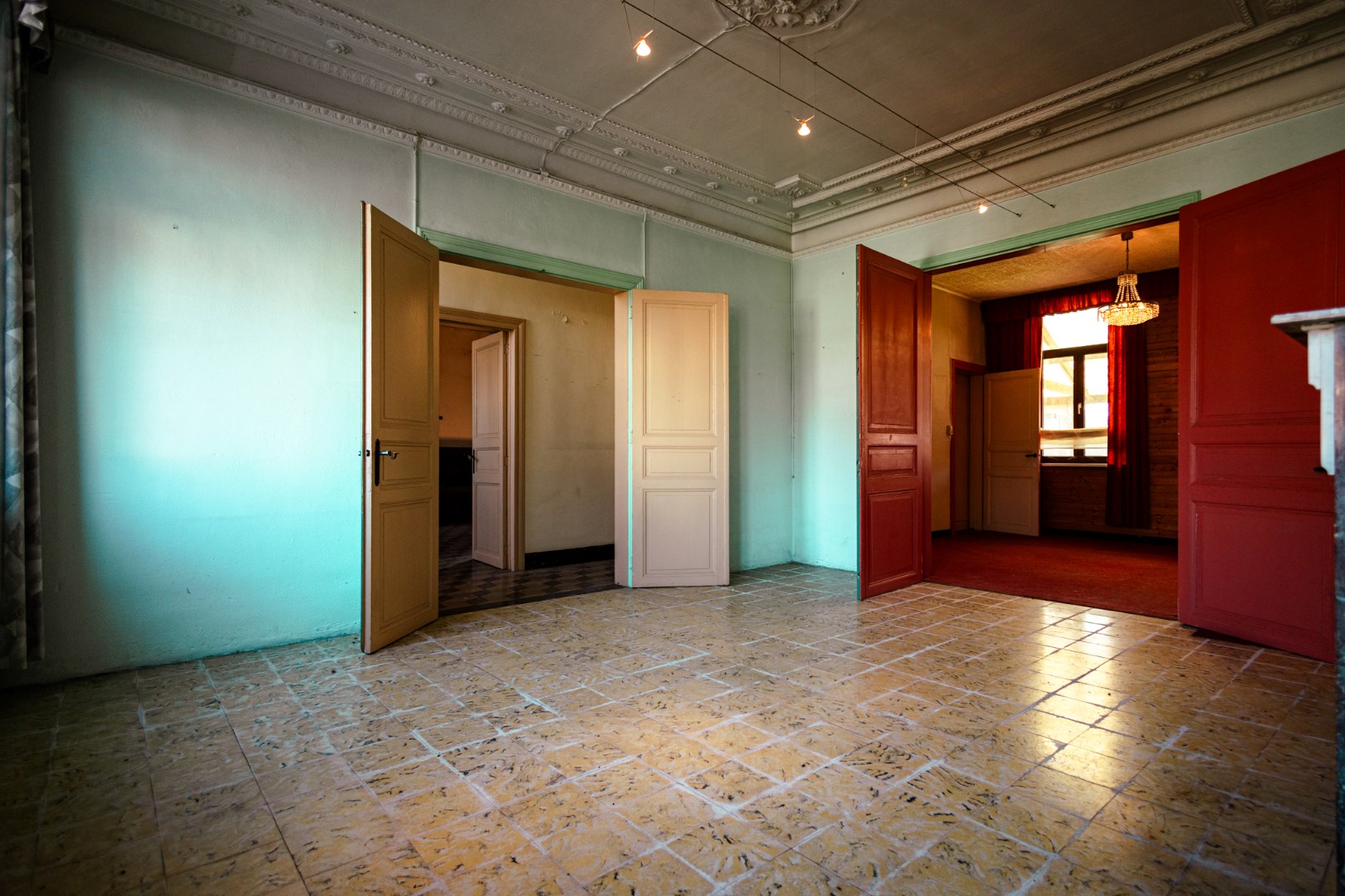 Te renoveren / herop te bouwen pand op 1.041 m² met zicht op achterliggende weilanden te Ronsele 