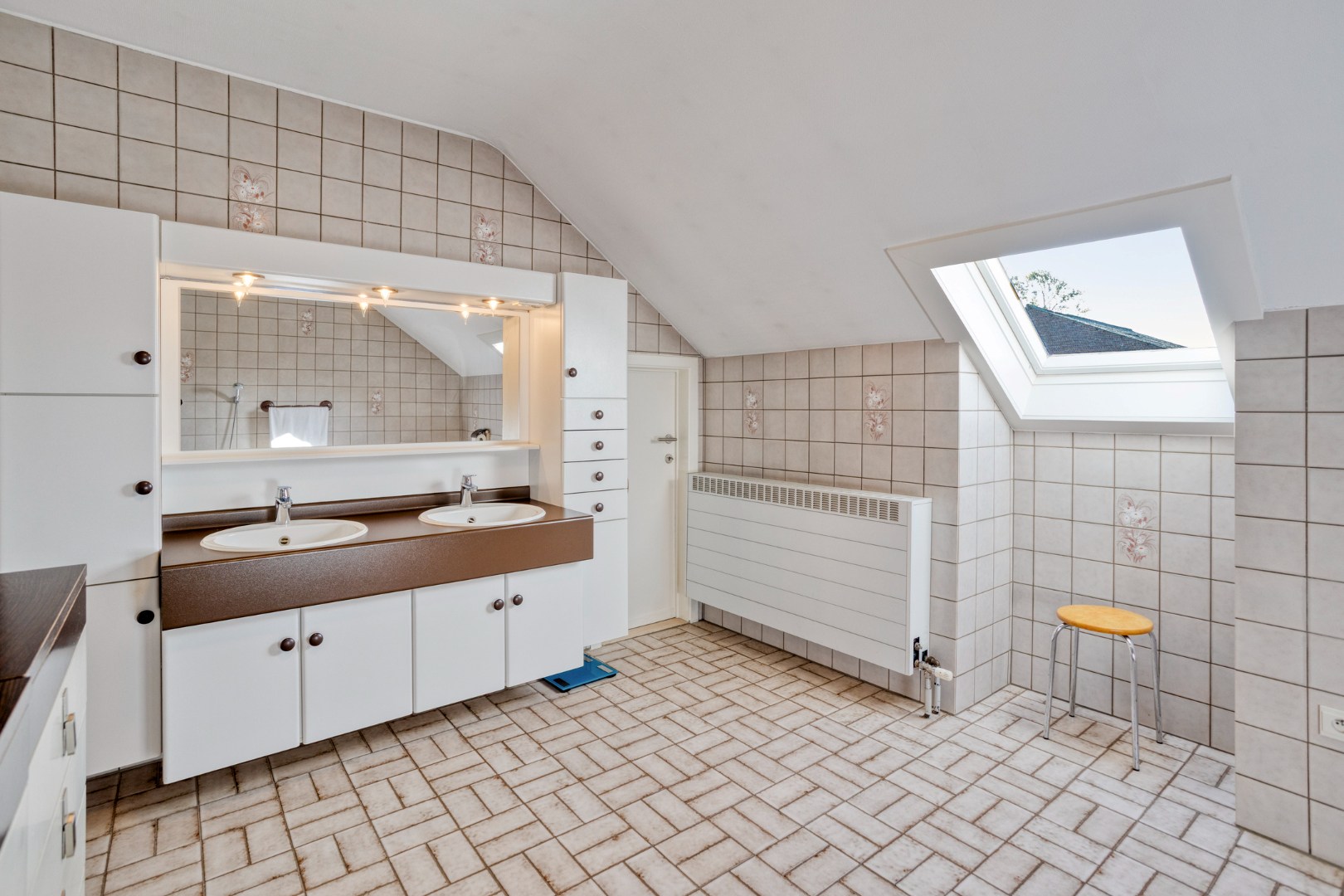 Open bebouwing met 3slaapkamers, bureau en 2 badkamers in Pellenberg! - EPC 240 kWh/m² - bewoonbare opp. 242 m² 