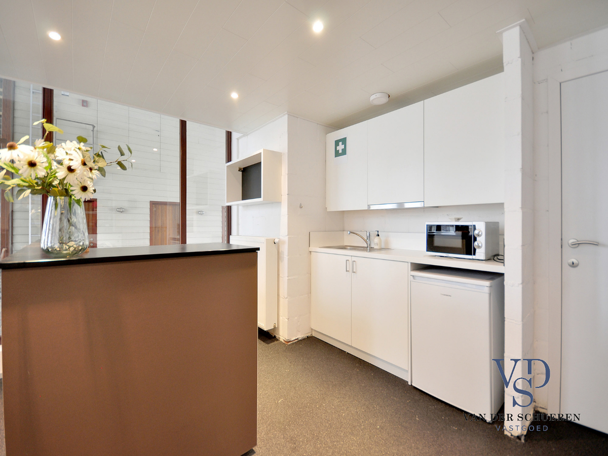 Eigentijdse loft voor wonen en werken. Opportuniteit als investeringspand ! 