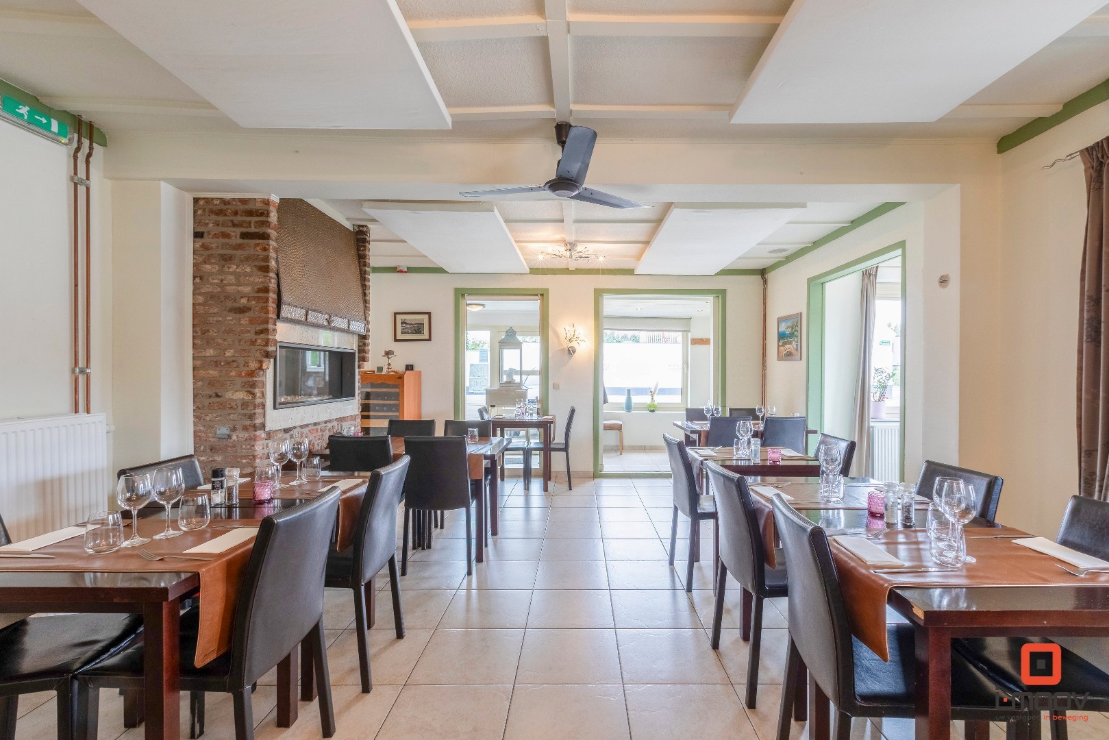 Te koop- Gebruiksklaar restaurant met terras en appartement in hartje Hijfte (Lochristi) 