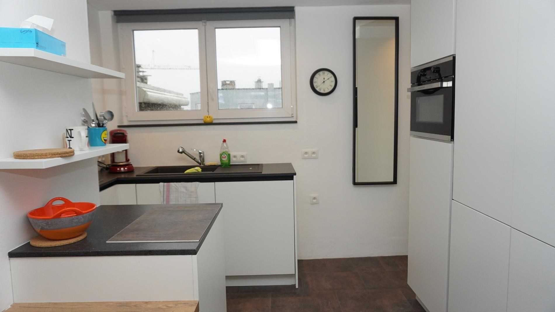 MODERN GEMEUBELD APPARTEMENT 1 SLPK. MET PRACHTIGE TERRASSEN 