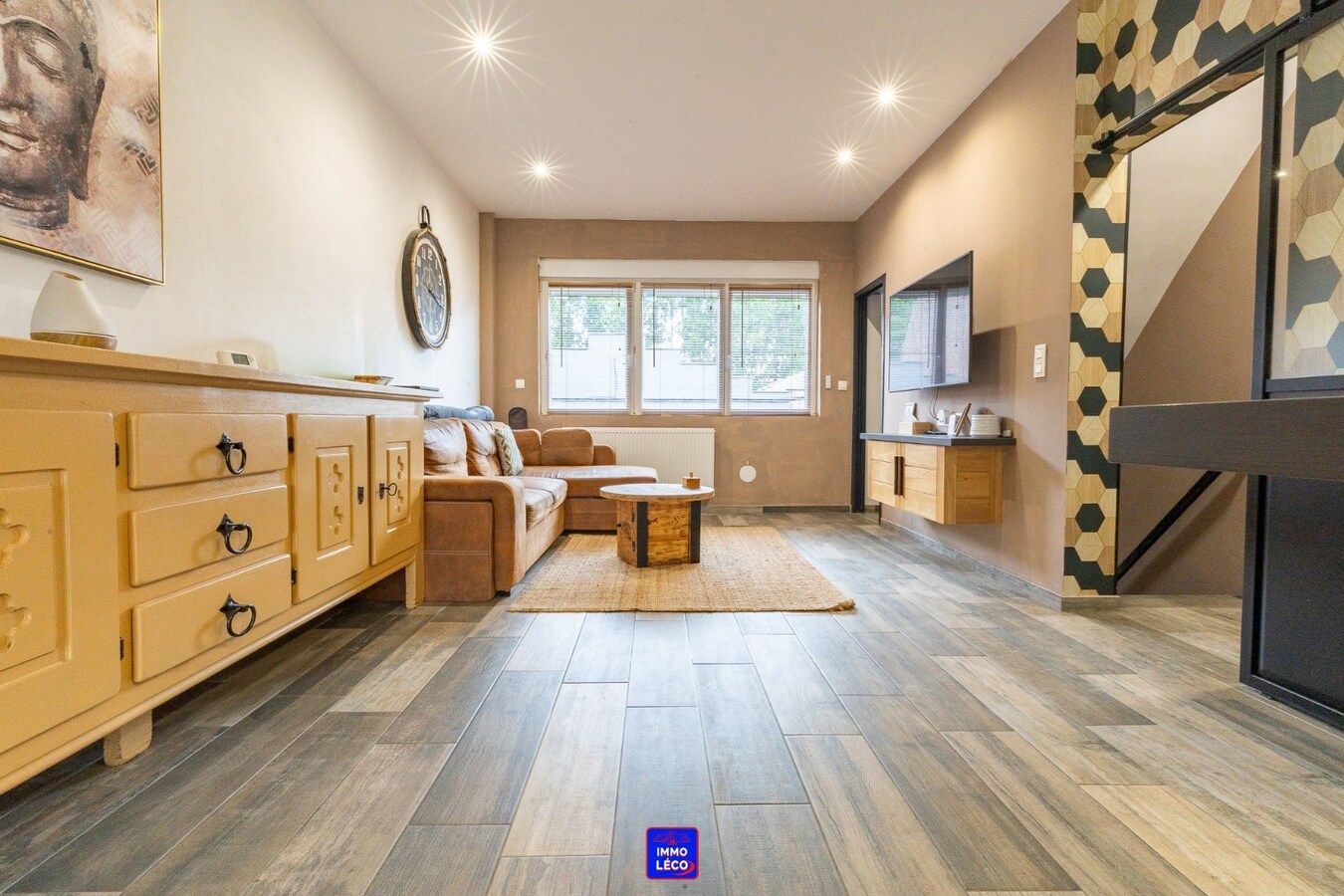 Maison "Bel-Etage" entièrement rénovée avec garage et grand jardin. COUP DE COEUR ! 