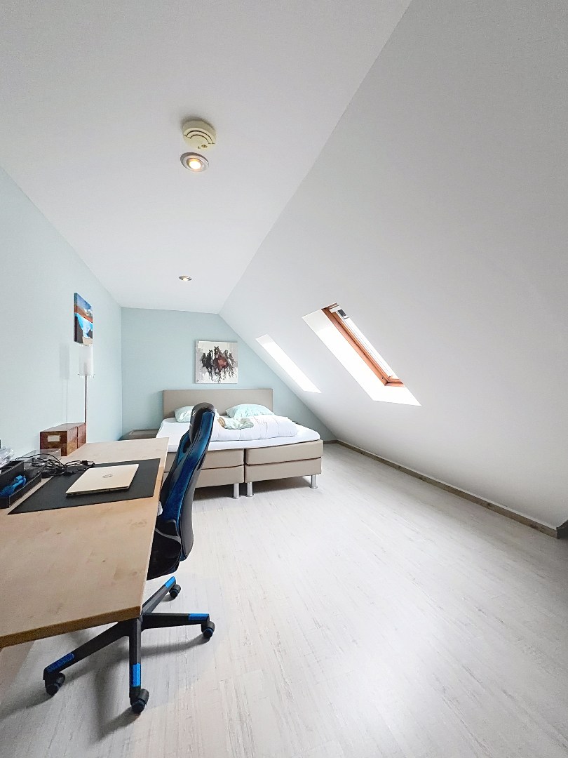 Ruim duplex appartement met 4 slaapkamers, garage en energielabel C in Oostende, bouwjaar 1989 