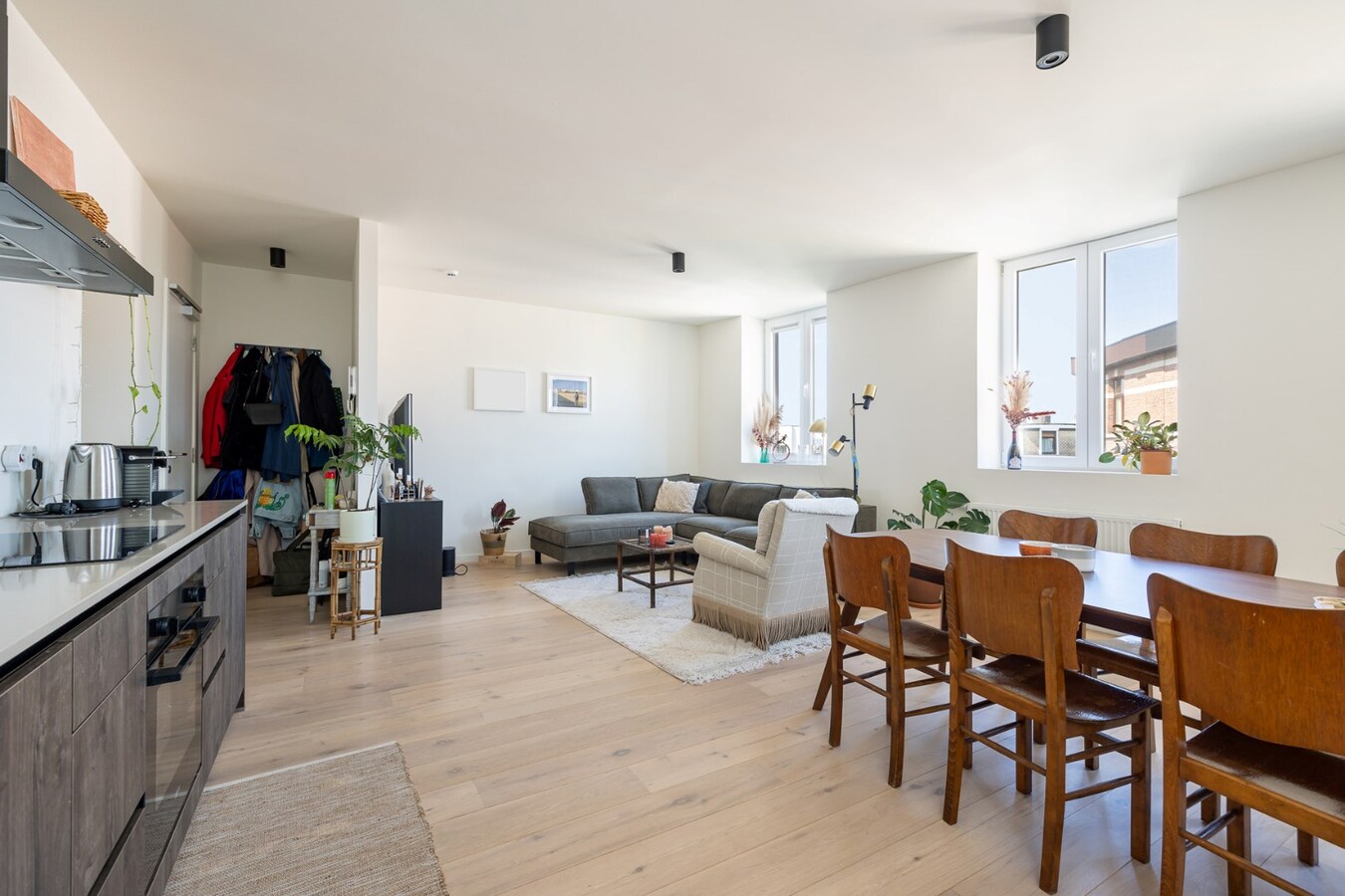 Kwaliteitsvol gerenoveerd appt. met terras te Borgerhout! 