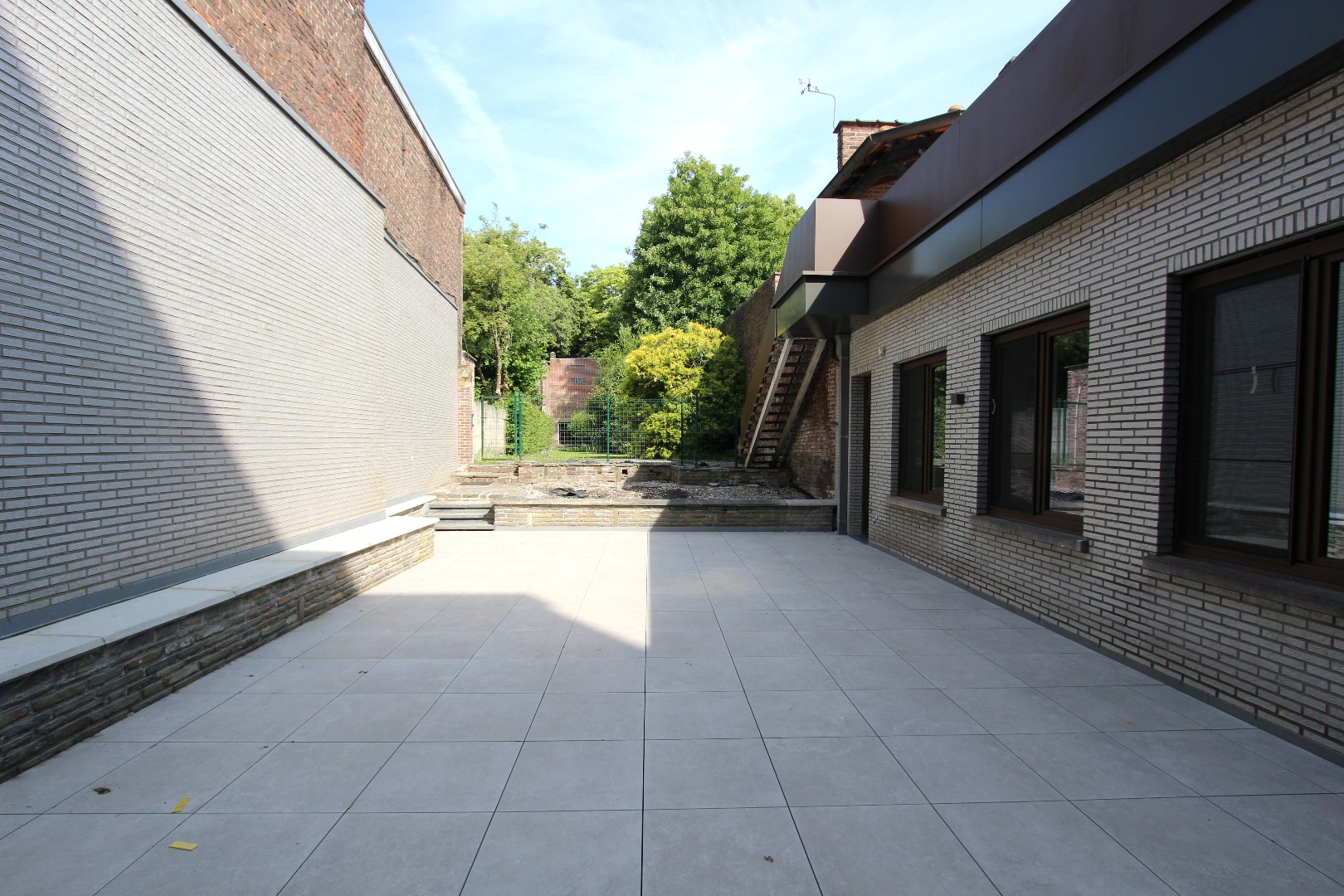 LUXE APPARTEMENT MET GROOT TERRAS - GELIJKVLOERS 