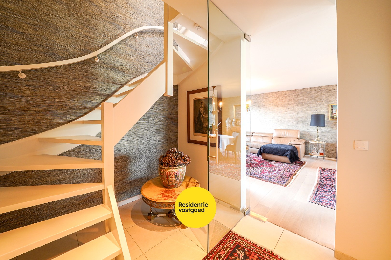 Recent duplex-appartement met open zicht op de vaart in Oudenburg 