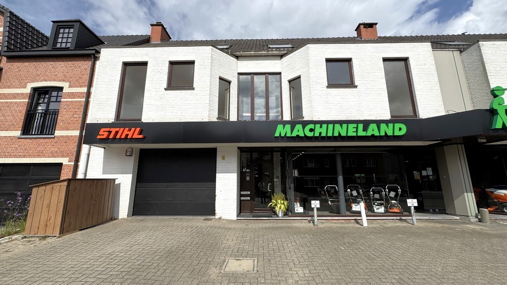 Instapklaar kantoor te huur nabij N12 in Schilde