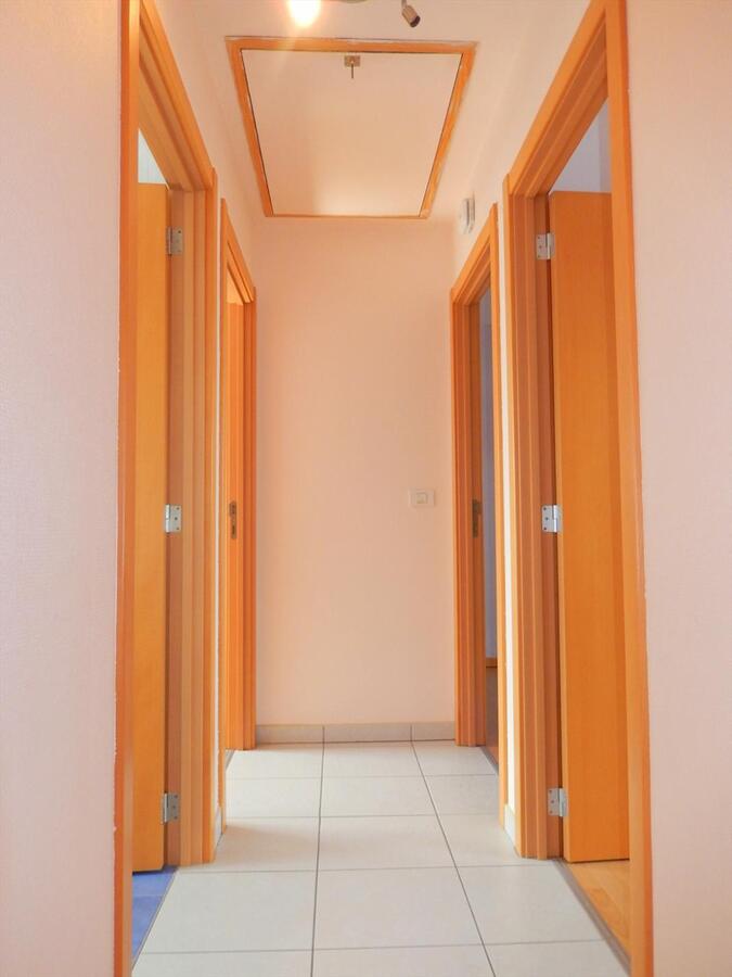 Recente rijwoning met garagebox te huur te Zandvoorde 