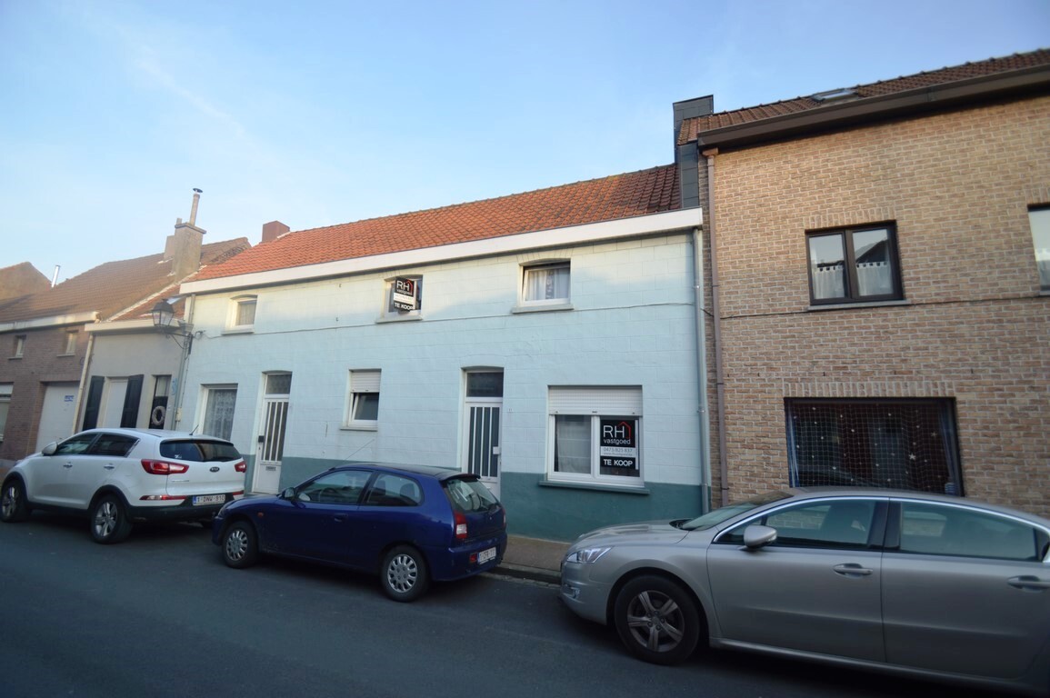 Gezinswoning op enkele passen van het centrum - Heist 