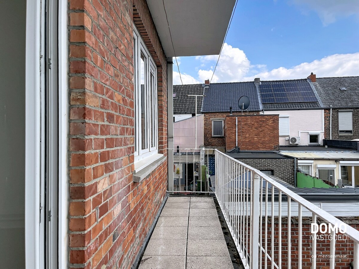 APPARTEMENT MET 2 SLAAPKAMERS EN GARAGEBOX NABIJ CENTRUM VAN HASSELT 