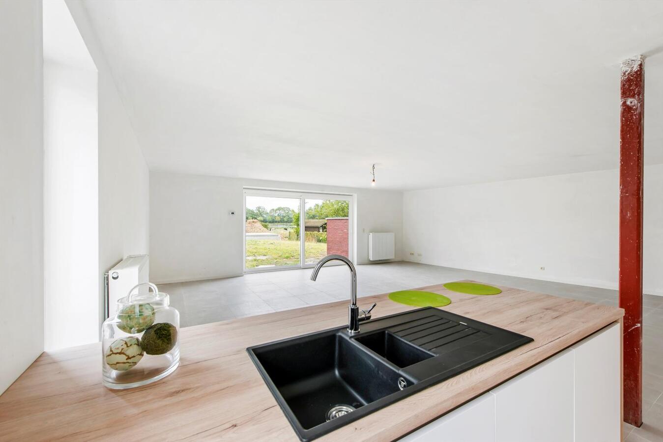 Ruime Halfopen nieuwbouwwoning met bureel 