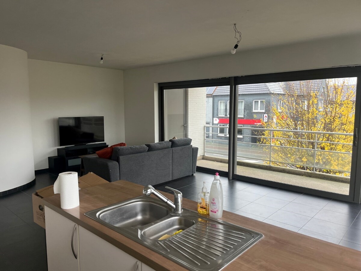 2-slpk-appartement op top locatie (incl. ondergrondse staanplaats!!). 