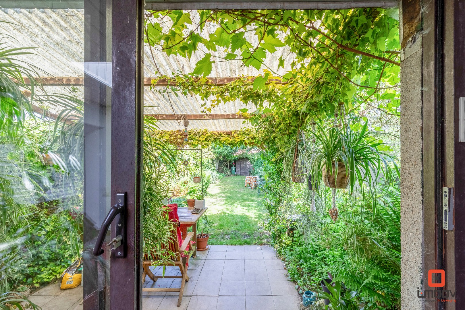Karaktervolle tuinwijkwoning met unieke architectuur en garage te Gentbrugge 