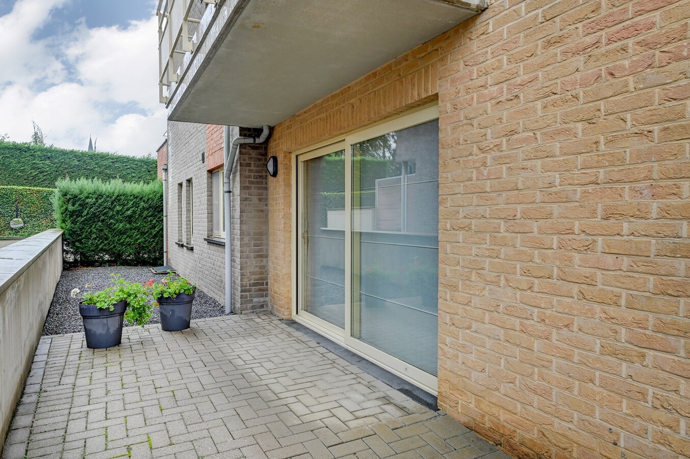 Ruim gelijkvloers appartement met 3 slaapkamers en 2 terrassen 
