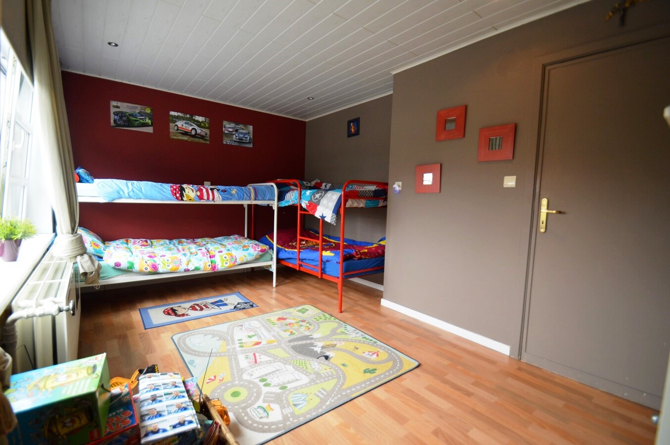 Mooie woning met hangar en ingericht appartement - Duinbergen 