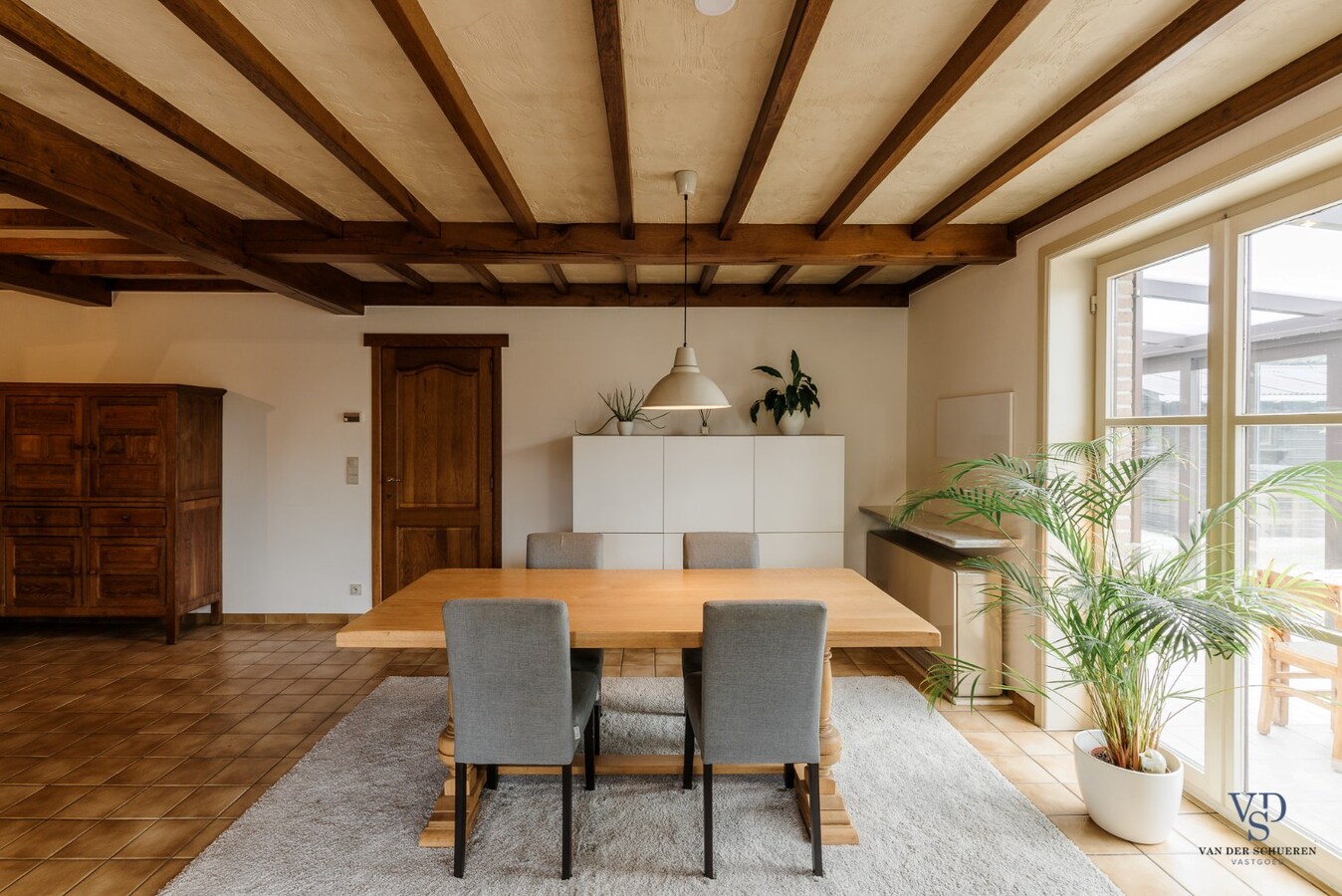 Bijzonder ruime (295m²) gezinswoning in Asper 