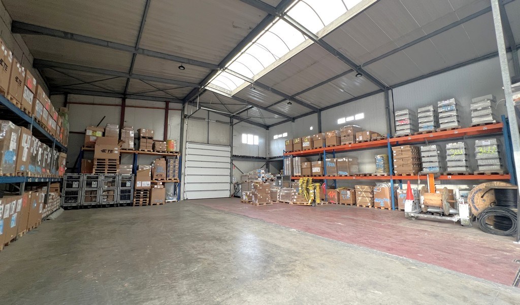 Bedrijfspand te koop in industriezone Hoogveld te Dendermonde