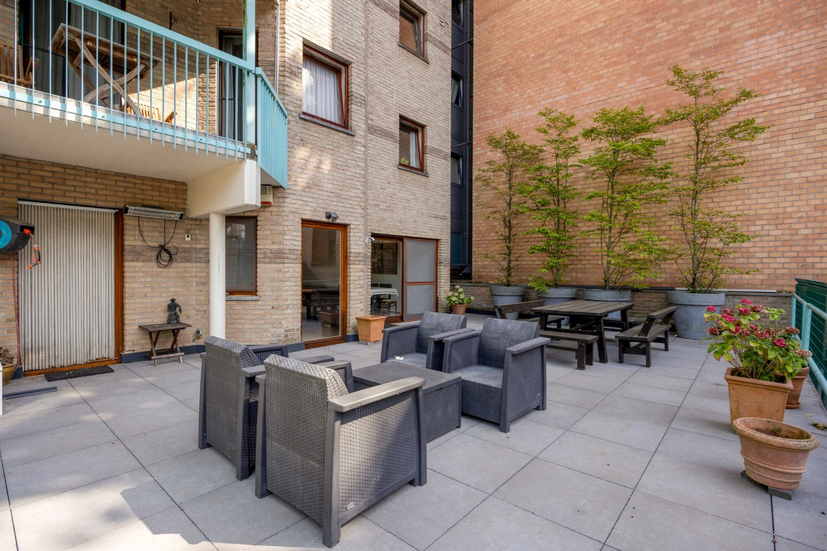 Gelijkvloers appartement met een terras van 50m²,  3 slaapkamers en staanplaats in het centrum van Leuven! - bewoonbare opp. 147m² 