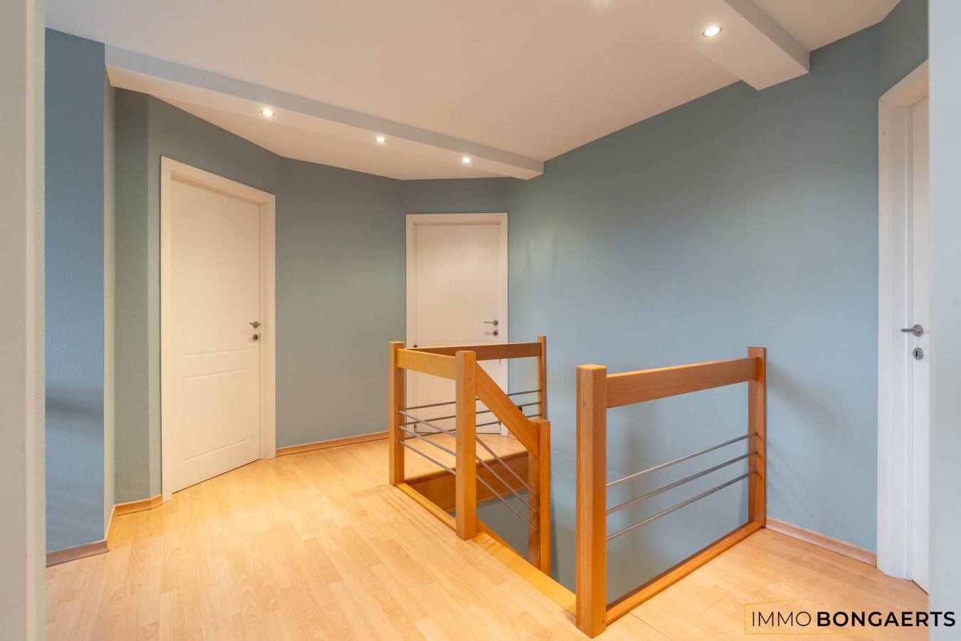 Ruime instapklare woning in het centrum van Neeroeteren met tuin, garage en 3 slaapkamers. 