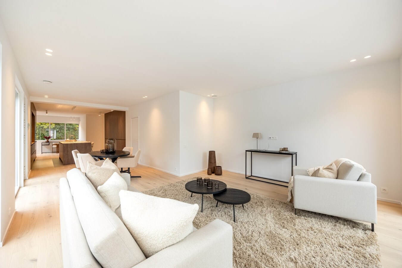 Energiezuinige instapklare woning met 4 slaapkamers en bijgebouw in hartje Schilde 