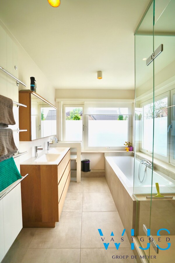 Instapklaar woonhuis op TOPlocatie te DRONGEN ! 