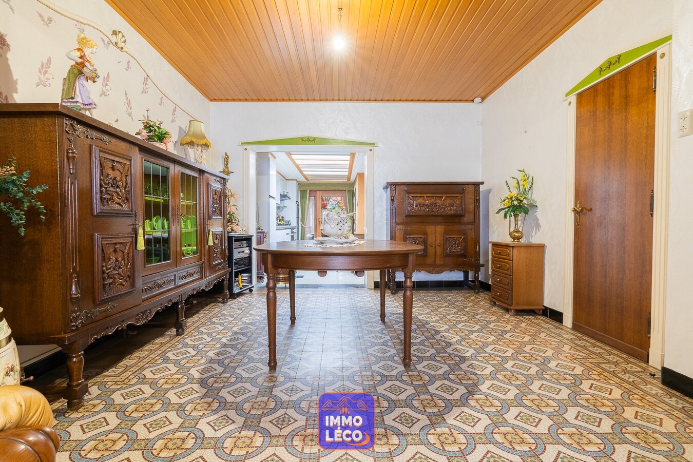 Maison saine idéale 1er achat, grande cour et accès arrière. 