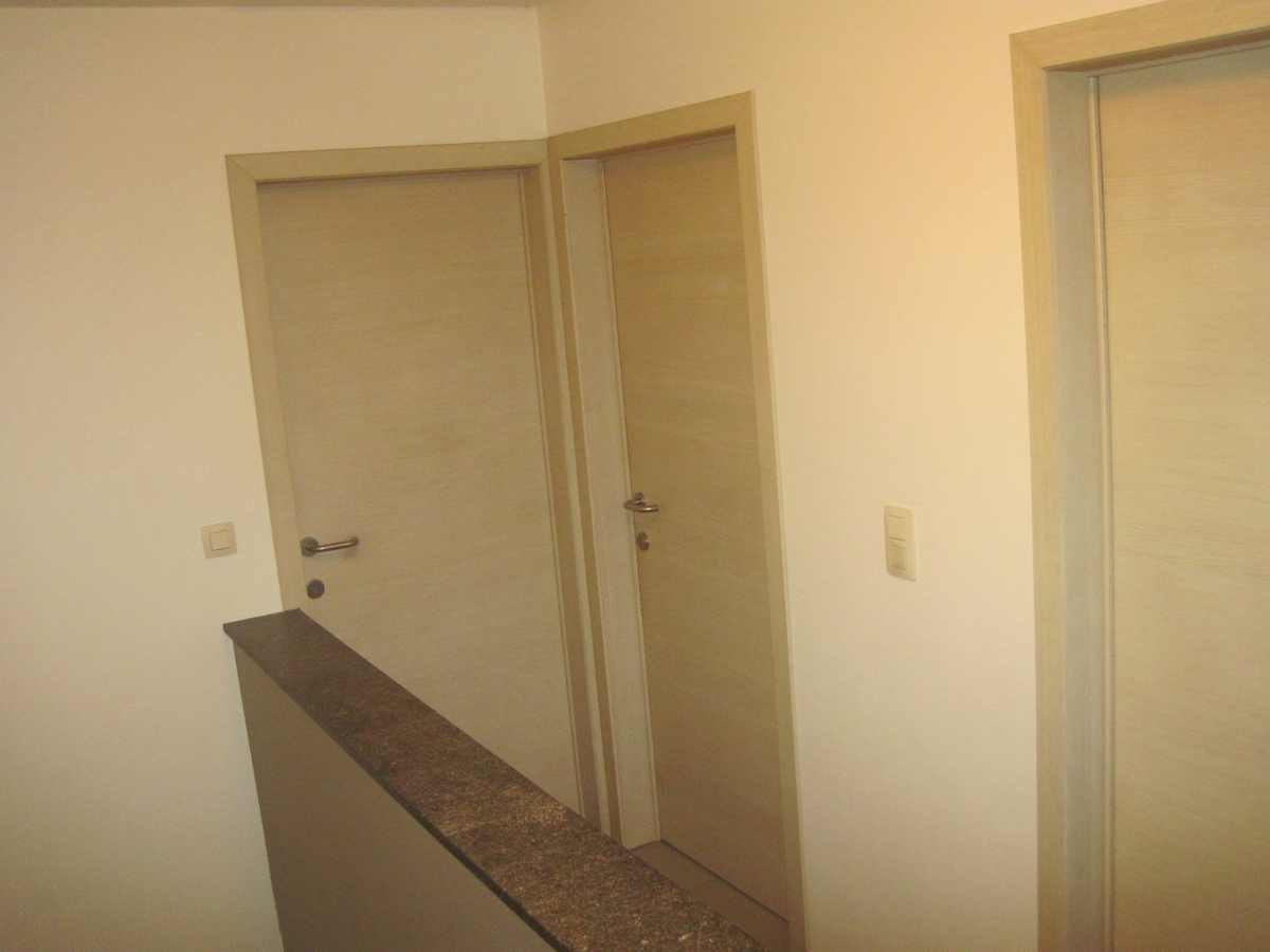 Recente, eigentijdse villa in doodlopende verkaveling ! 