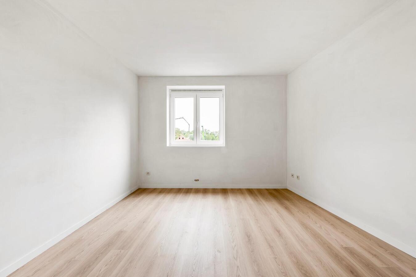 Ruime Halfopen nieuwbouwwoning met bureel 