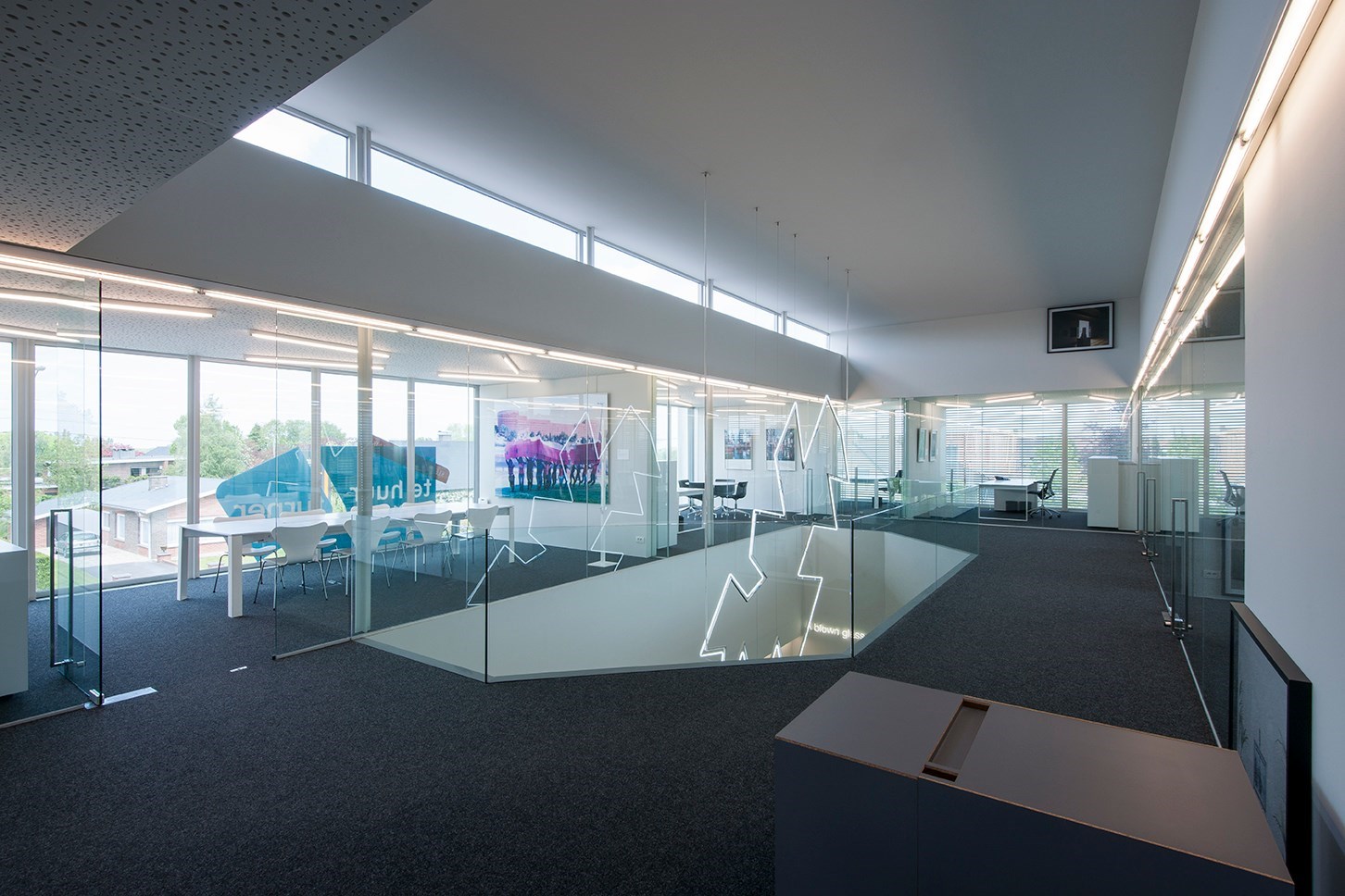 Instapklare kantoorruimte  (32 m²) met parking en alle faciliteiten inclusief, Torhout. 