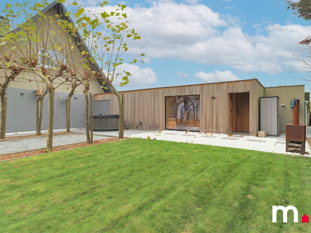 Sublieme Villa met 5 slaapkamers en Zwembad te Kortrijk ! 