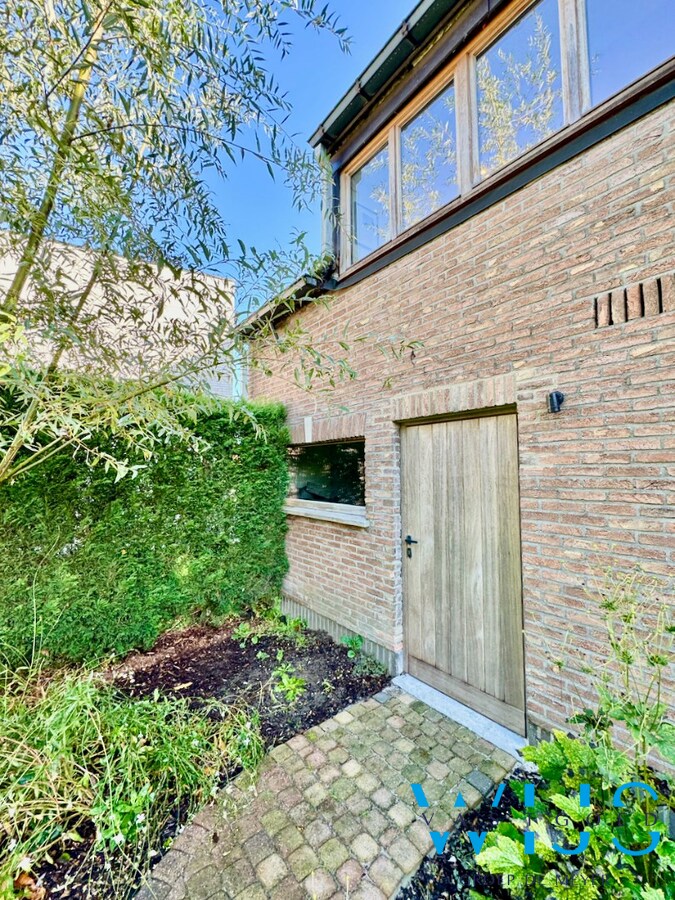 Prachtig ruim woonhuis met volwaardig bijgebouw ! 