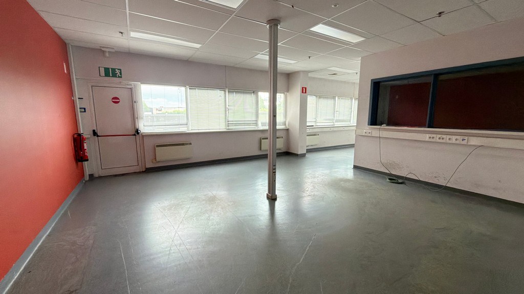 Logistiek gebouw te huur in industriezone Mechelen-Noord