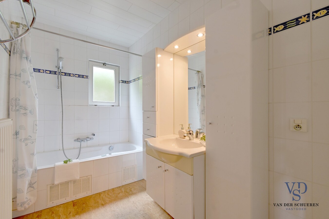 Goedgelegen bungalowwoning te Moerbeke. 
