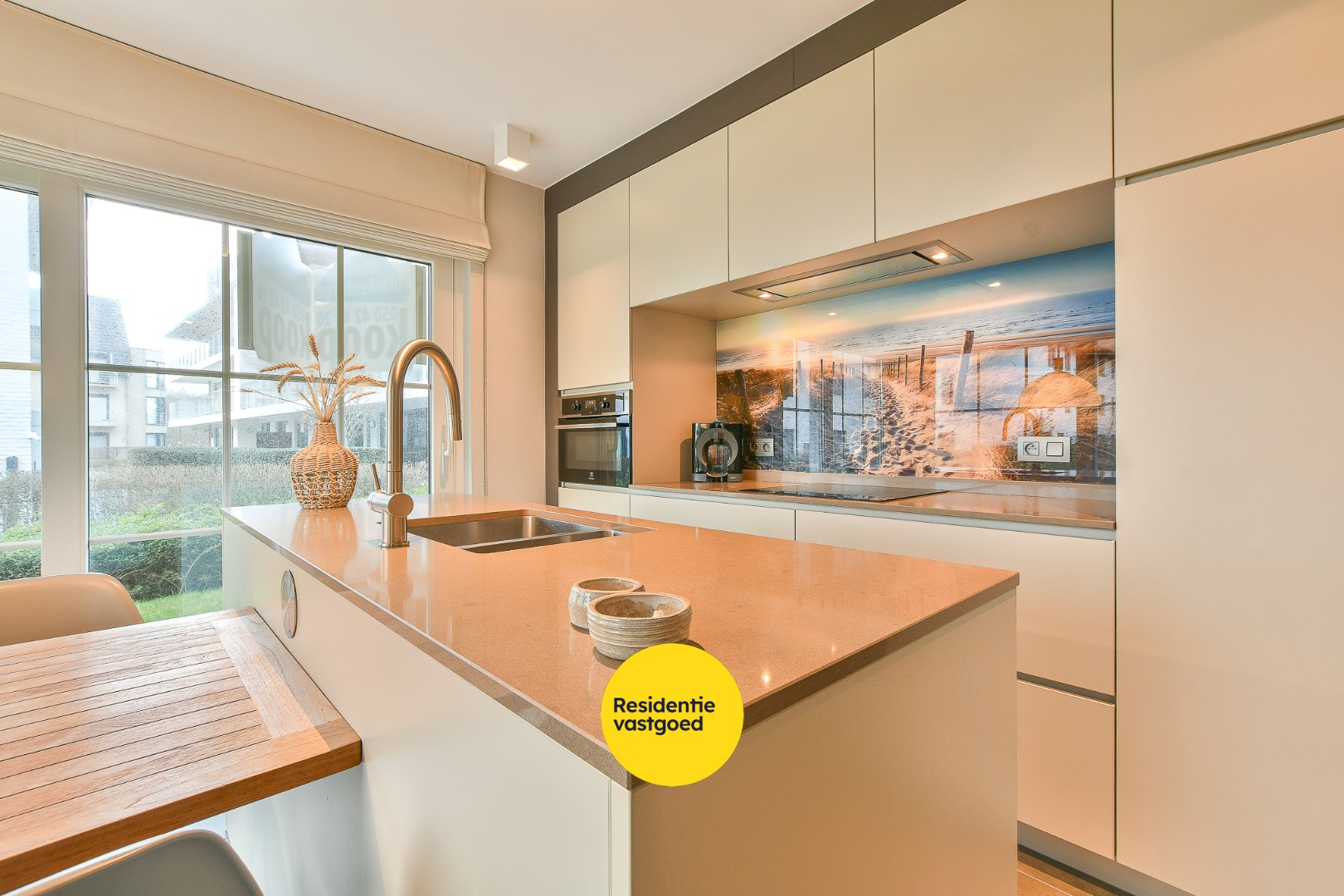 Gelijkvloers 2-slaapkamerappartement met tuin op toplocatie vlakbij de zee! 