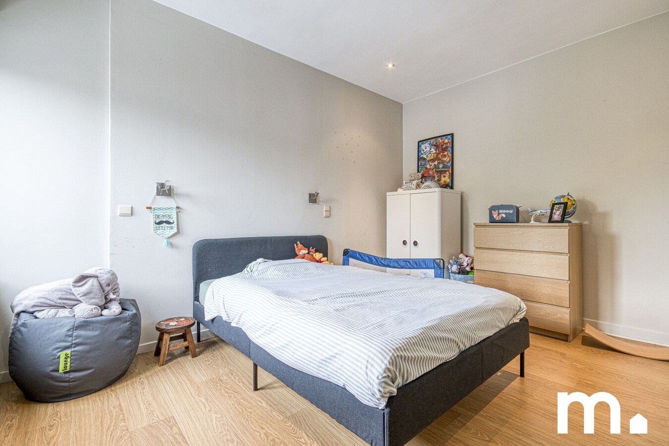 Karaktervolle architectenwoning met tuin en oprit te Kortrijk ! TOPligging ! 